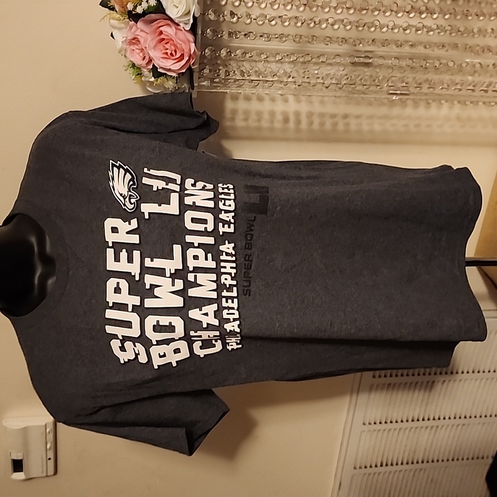 DELTA PHILADELPHIA EAGLES TEE SHIRT